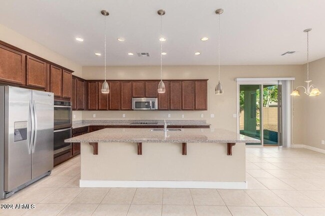 Building Photo - 13695 N 148th Dr
