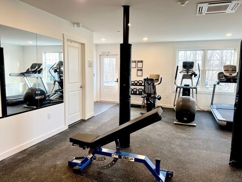 Building Photo - 179 Butternut St