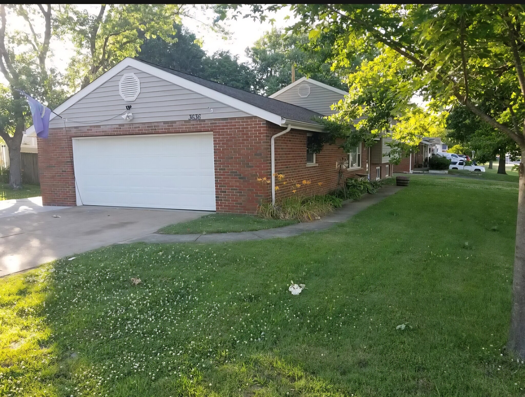 Building Photo - 3636 Reavis Barracks Rd
