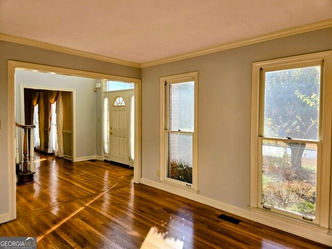 Building Photo - 270 North Dr