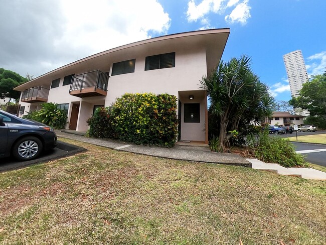 Building Photo - Aiea - 3 bedroom/2.5 bathroom townhouse wi...