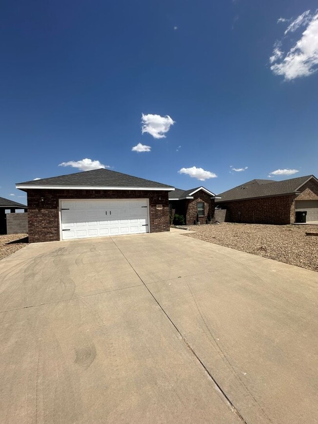 Building Photo - Stunning 4 Bed 2 Bath Home! Parkview Schoo...
