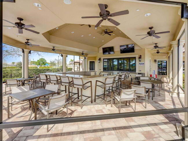 Building Photo - 845 SE Courances Dr