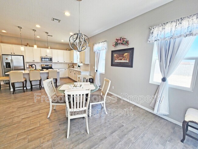 Building Photo - 4901 Fairwood Ct