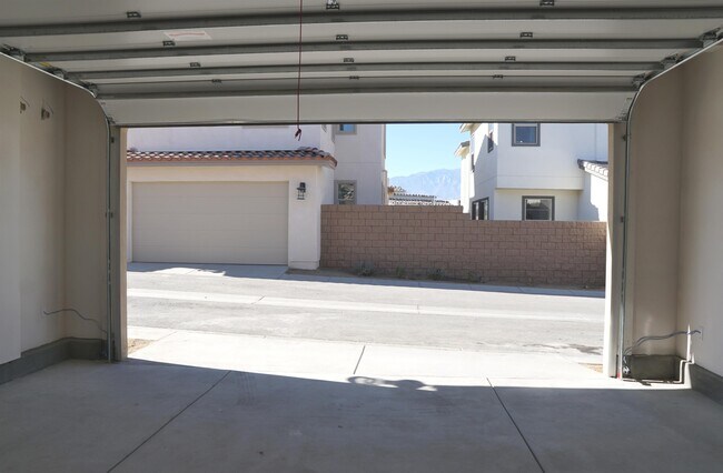 Building Photo - 36016 Franklin Dr