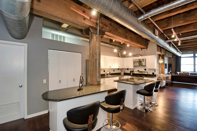 Building Photo - 14 N Peoria St