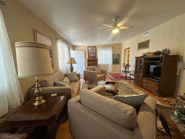 Building Photo - 1 Bedroom Casita