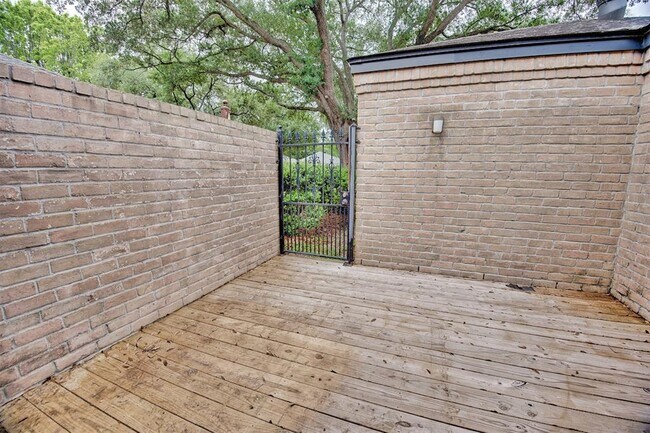 Building Photo - 15626 Whitewater Ln