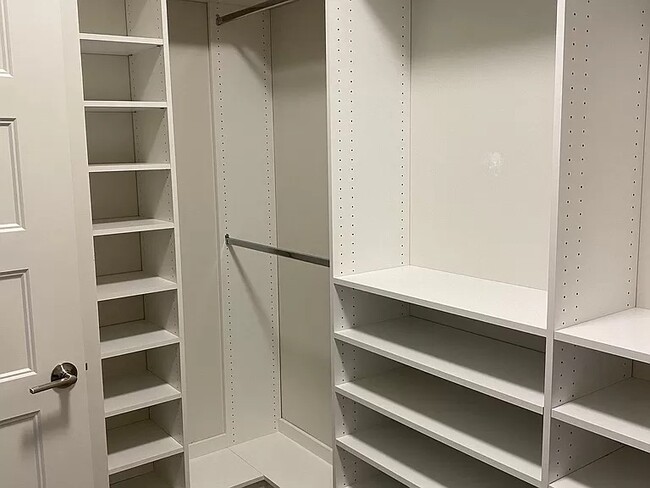 Building Photo - 575 S Goddard Blvd