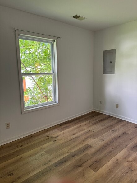 Bedroom 1 - 306 S State St