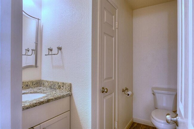 Bathroom #2 with bathtub - 7350 Kirby Dr