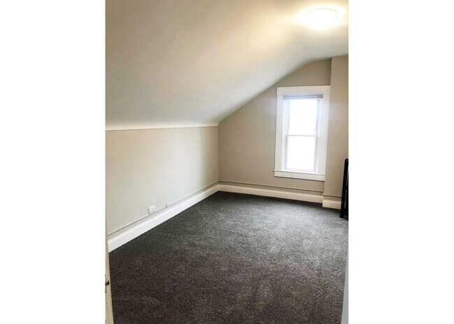 Building Photo - 3300 Jefferson Ave