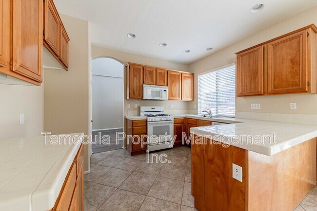 Building Photo - 43136 Sereno Dr