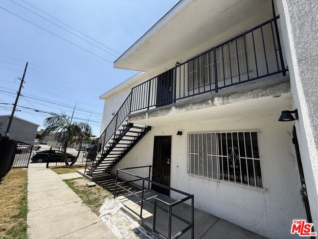 Building Photo - 1531 E 92nd St