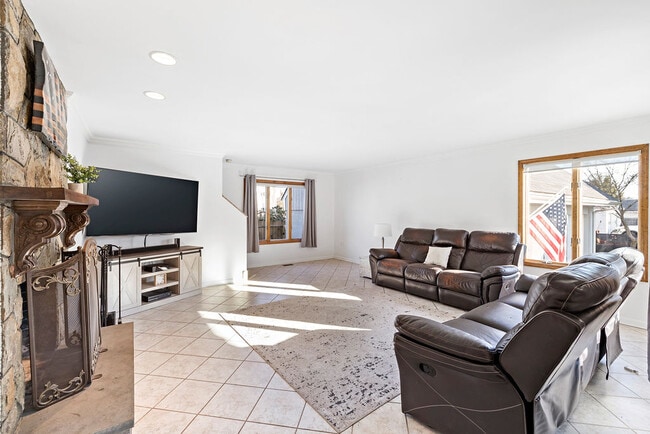 Living room with wood fireplace - 14 Plymouth Ave