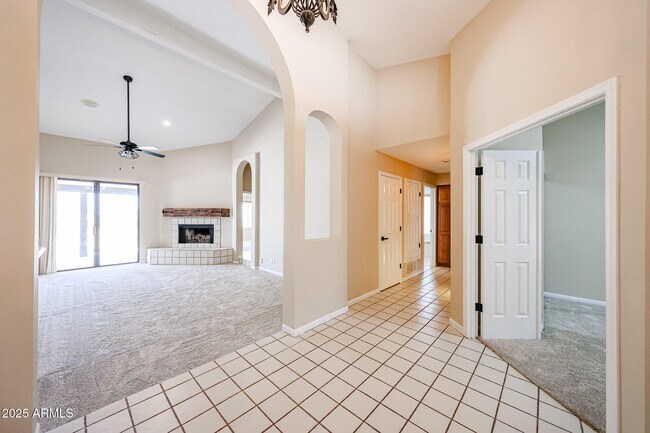 Building Photo - 15704 Cholla Dr