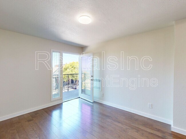 Building Photo - 740 Rhode Island St