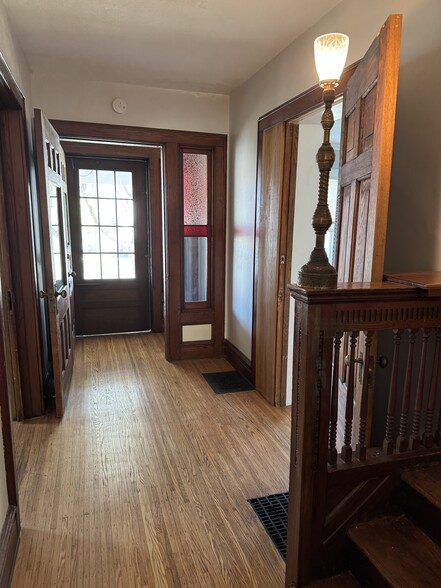 Building Photo - 395 Meigs St