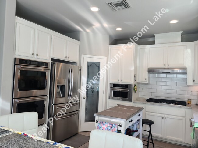 Building Photo - Private Furnished Room For Rent in Gated S...