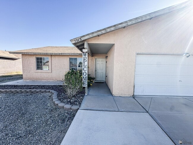 Building Photo - 3845 S Cactus Wren Way