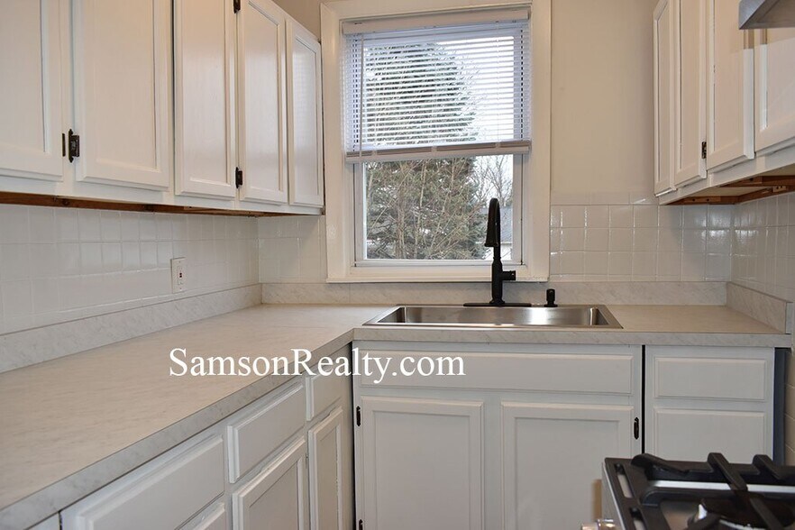 Building Photo - 172 Glenwood Ave