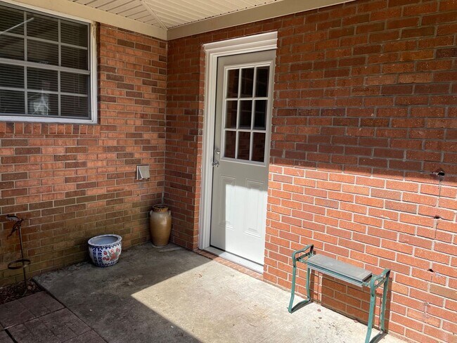 Building Photo - Beautiful 2 Bed, 2 Bath home located in Seagrove. (Handicap accessible)