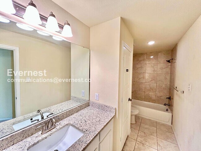 Building Photo - 1413 Avenue A