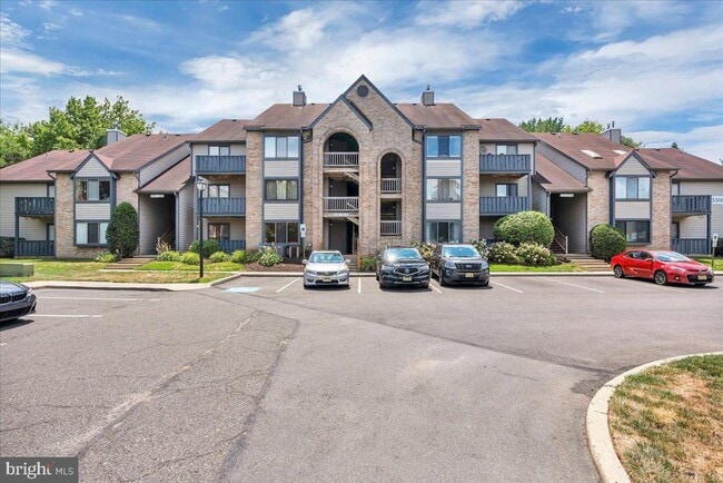 Building Photo - 5512B Aberdeen Dr