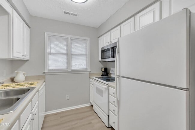 Building Photo - 2811 Edridge Ct