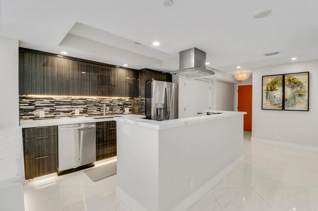 Building Photo - 3000 N Ocean Dr