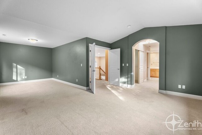 Building Photo - 2903 NE 184th Ave