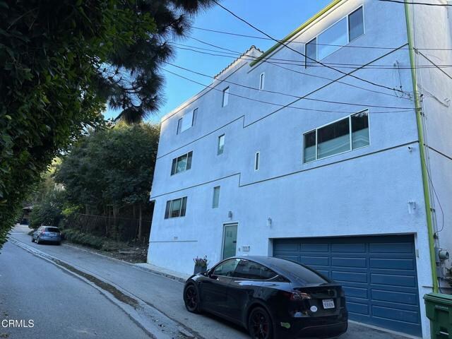 Building Photo - 3551 Dixie Canyon Pl
