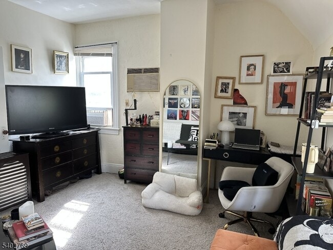 Building Photo - 19 Bowers Ln