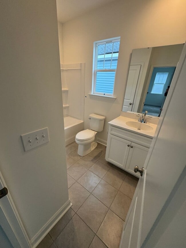 Building Photo - 3 Bedroom 2.5 Bathroom House in Hawthorne Landing - Goose Creek