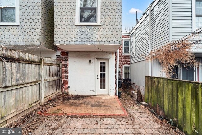 Building Photo - 1613 Laurel St