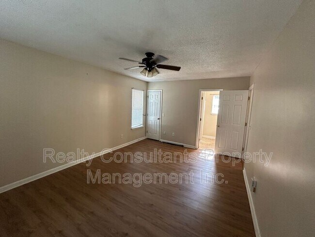 Building Photo - 600 Summerwalk Rd