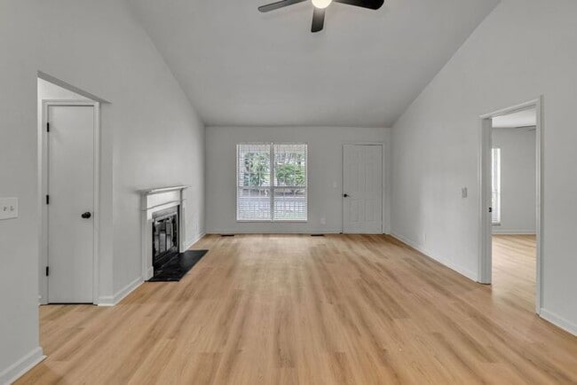 Building Photo - FOR RENT in Goodlettsville - Beautiful Renovation!