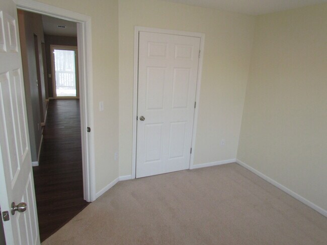 Building Photo - 15908 Tracker Ln