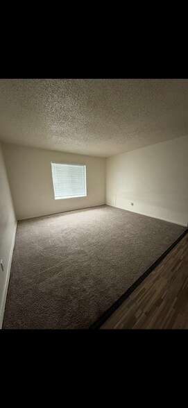 Living room - 12835 10th St