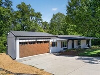 Building Photo - Beautiful  Home in Southside – MOVE IN SPECIAL