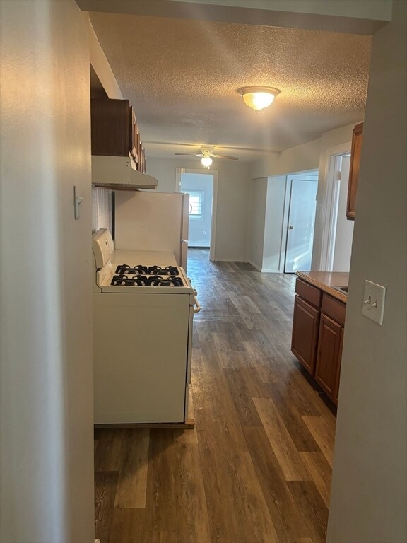 Building Photo - 108 S Common St