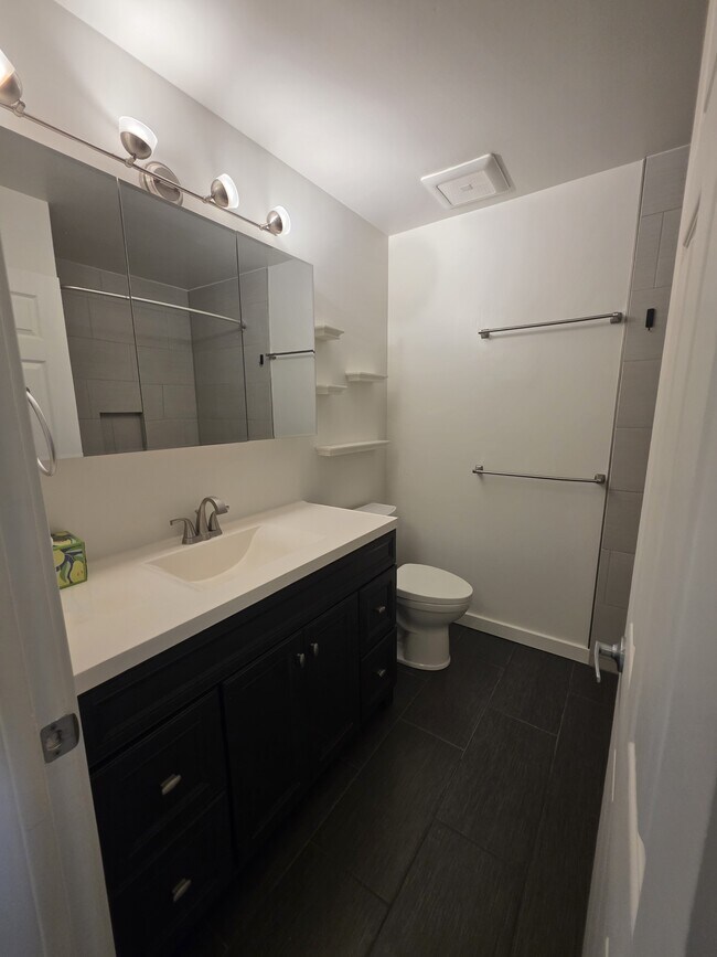 Building Photo - 350 Aoloa St