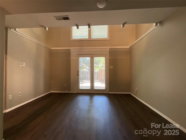 Building Photo - 7305 Pebblestone Dr