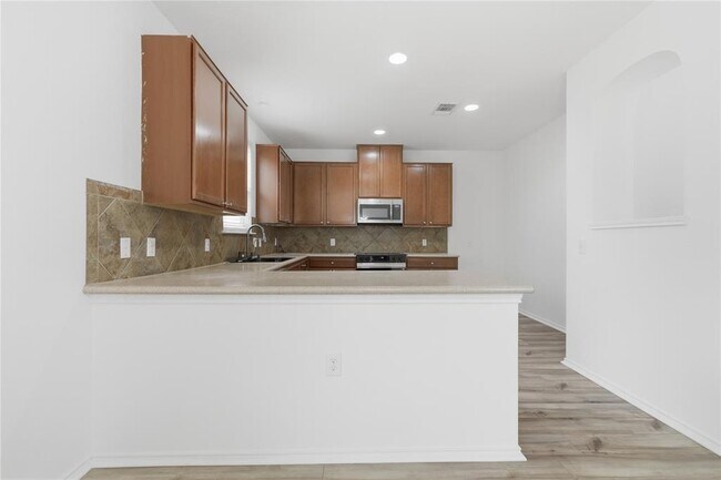 Building Photo - 11200 Drumellan St