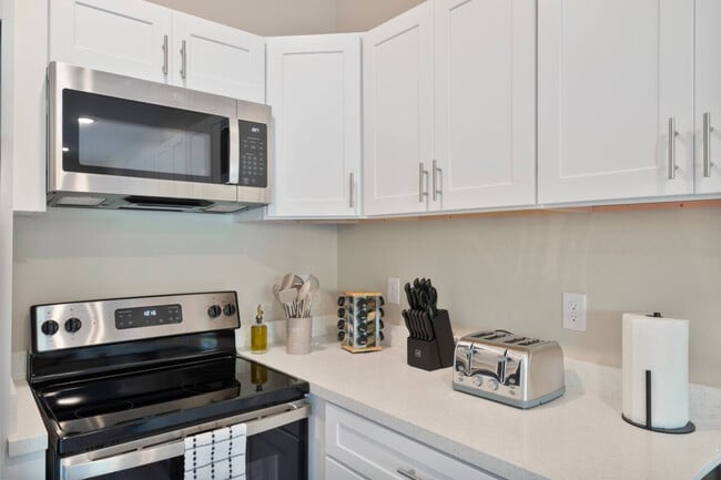 Building Photo - 16601 N Parkview Pl