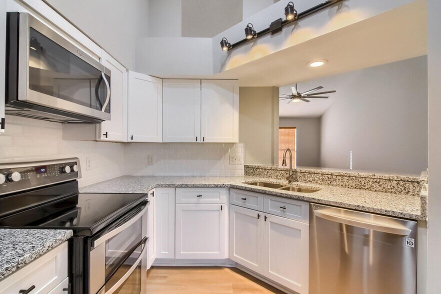 Building Photo - 7417 Wisconsin Ct