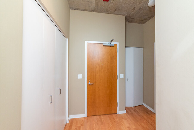 Building Photo - 700 N Larrabee St