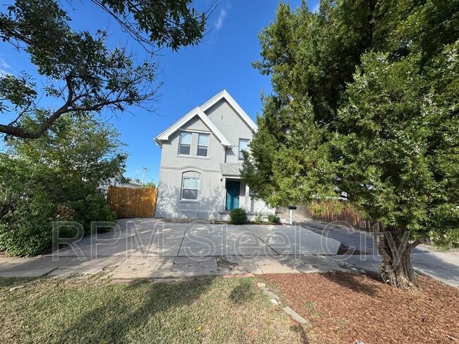 Building Photo - 2723 3rd Ave