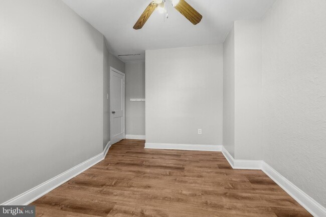 Building Photo - 1714 Pin Oak Rd