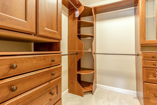 Building Photo - 203 Blossom Ct